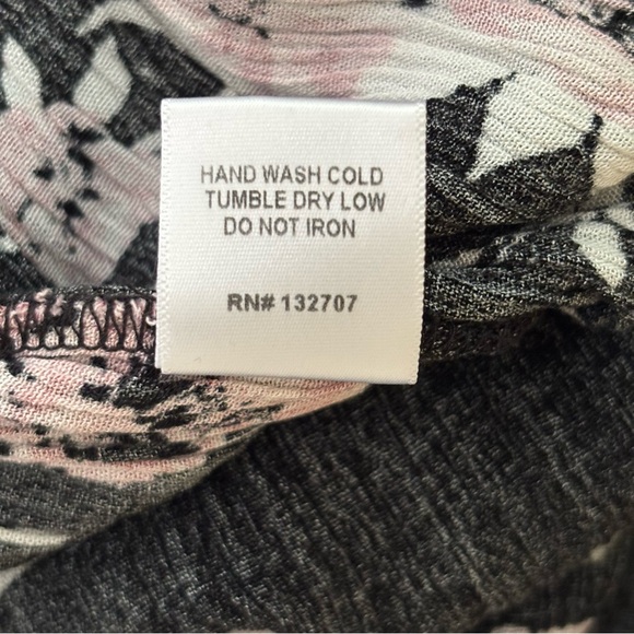 KENDALL & KYLIE Short Black Floral Long Sleeve Romper SIZE XS‎ Summer Vacation - Picture 7 of 7